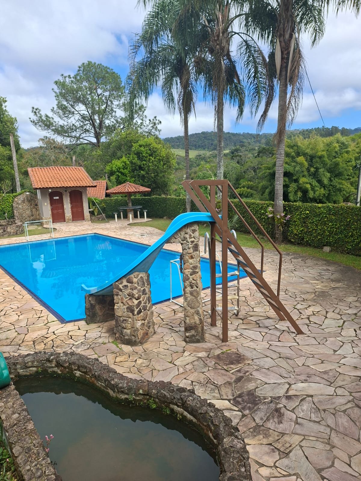 Escorregador da piscina
